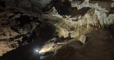 Karst mağarası, Lipa Mağarası 'nın güzel görüntüleri Sırbistan ve Doğu Avrupa' da yer aldı