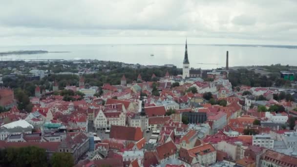 Pandangan udara Tallinn Estonia. — Stok Video