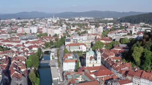 Luchtfoto stadsgezicht van Ljubljana. — Stockvideo