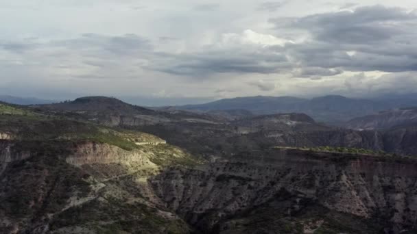 Vista aérea hermosa naturaleza de los Andes. — Vídeo de stock