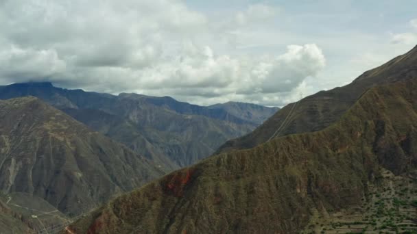 Flygfoto bergslandskap i Anderna — Stockvideo