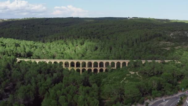 Vista aérea Tarragona España. Acueducto en la ciudad. — Vídeos de Stock