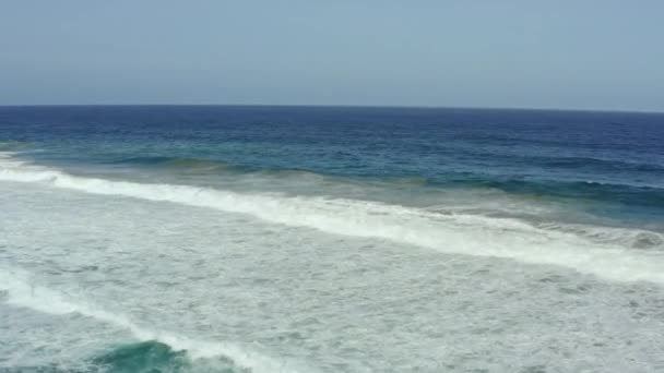 Luchtfoto uitzicht oceaan natuur landschap. — Stockvideo