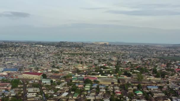Вид с воздуха на город Лусака Замбия. — стоковое видео