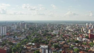 Hava görüntüsü Asuncion şehir manzarası. 