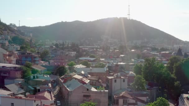 Drone beelden 4k video van de straten van de oude stad Tbilisi, Georgië. — Stockvideo