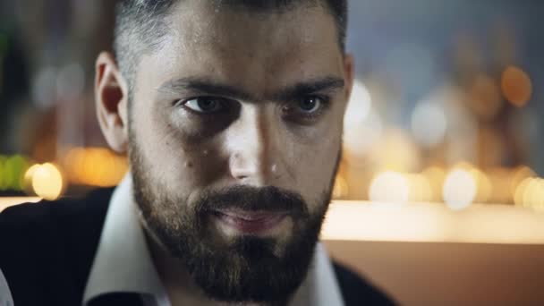 Portrait of the bartender during work. Serious man at work - bartender — Video Stock