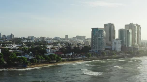 Widok z lotu ptaka Dominikana. Piaszczyste plaże na wybrzeżu Karaibów. — Wideo stockowe