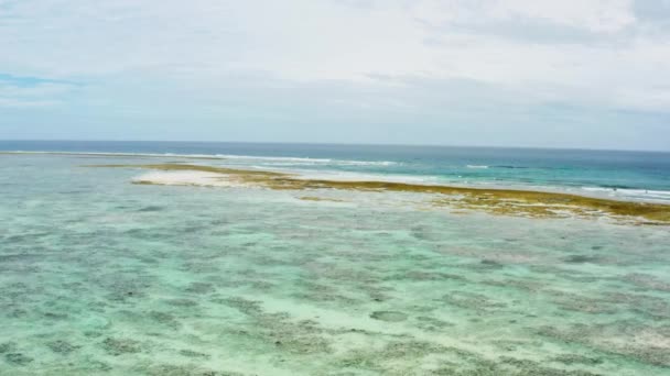 Oceano Maré Baixa Voo Drone Sobre Costa Onde Você Pode — Vídeo de Stock