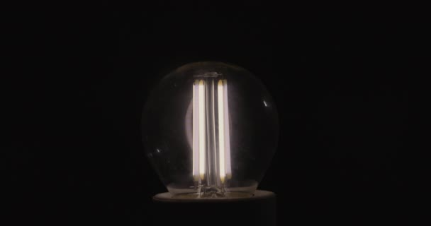Ligar Lâmpada Incandescente Lâmpada Elétrica Com Espirais Ignição Tecnologia Energia — Vídeo de Stock