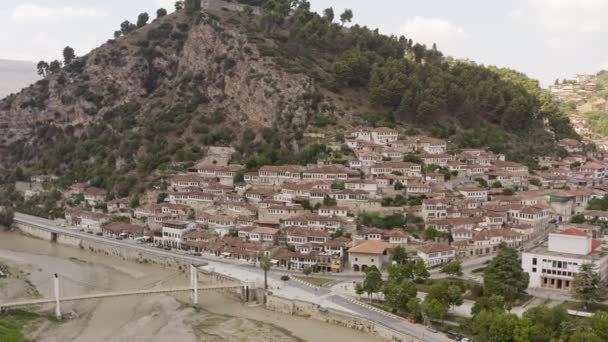 Aerial Shot Berat Albania Penerbangan Yang Indah Dengan Pesawat Tak — Stok Video