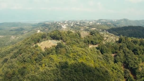Disparo Aéreo Albania Vuelo Avión Tripulado Sobre Las Montañas Donde — Vídeo de stock