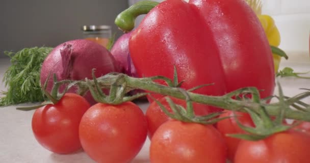 Verduras Orgánicas Frescas Para Cocinar Ensalada Tomates Naturales Pimientos Papas — Vídeos de Stock