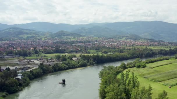 Aerial Zastrzelił Serbię Drone Wideo Rzeki Drina Płynące Między Górami — Wideo stockowe