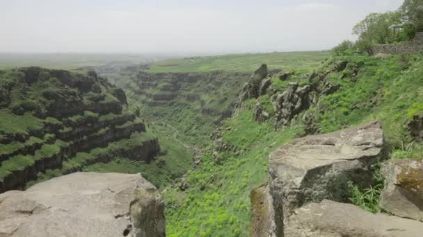 Krajina Hor Kaňonem Arménii Útesy Skály Hlubokém Kaňonu Kamení Popředí — Stock video