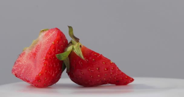 Macro Împușcat Căpșuni Proaspăt Organic Natural Delicios Roșu Împărțit Două — Videoclip de stoc