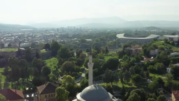 Drone Vídeo Uma Mesquita Centro Histórico Onde Muitas Ruas Estreitas — Vídeo de Stock