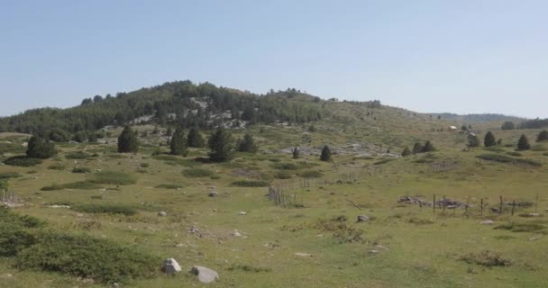 Pemandangan Indah Atas Gunung Dengan Batu Rumput Hijau Depan Dengan — Stok Video