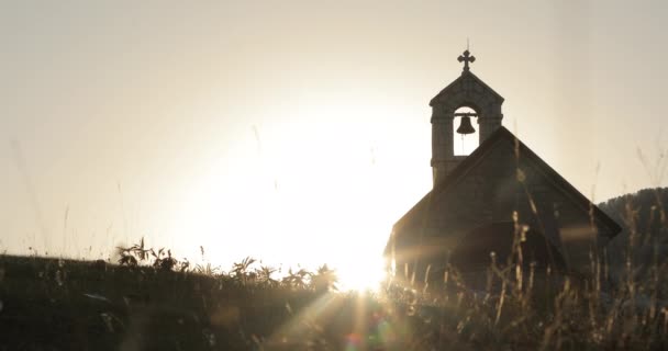 Iglesia Las Montañas Hermoso Video Que Muestra Una Antigua Iglesia — Vídeo de stock