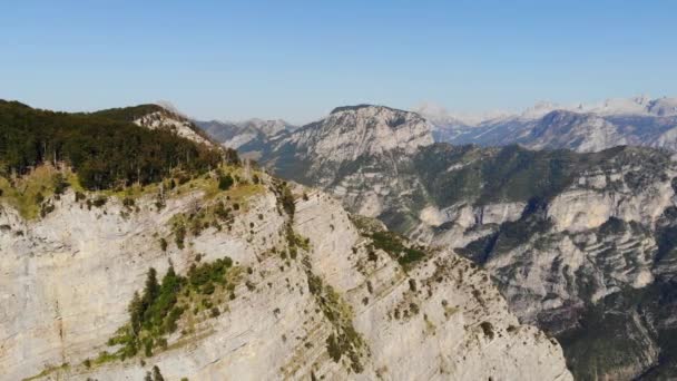 グレロ ソコロヴォ峡谷 コリータ モンテネグロの空中撮影 信じられないほど巨大な峡谷 山の峰や岩のドローンビュー 高品質4K映像 — ストック動画