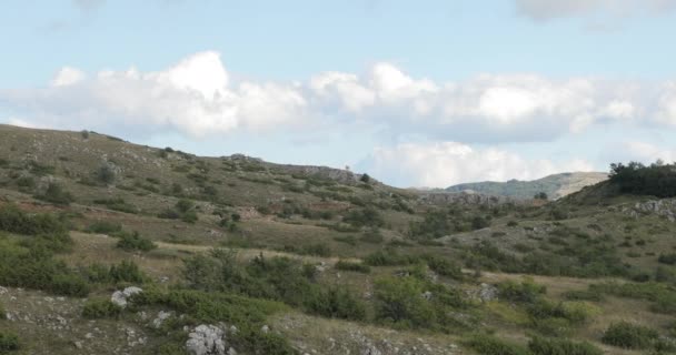 Piękne Góry Ochryda Macedonia Pasma Górskie Drzewami Skałach Pięknymi Kamieniami — Wideo stockowe