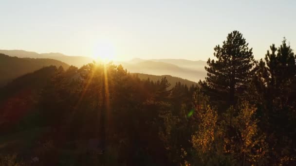 Drone Βίντεο Του Ηλιοβασιλέματος Ανατολή Του Ηλίου Στα Βουνά Όπου — Αρχείο Βίντεο