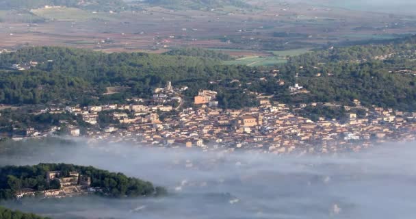 Schöne Stadt Den Bergen Luftaufnahme Von Mallorca Spanien Häuser Mit — Stockvideo