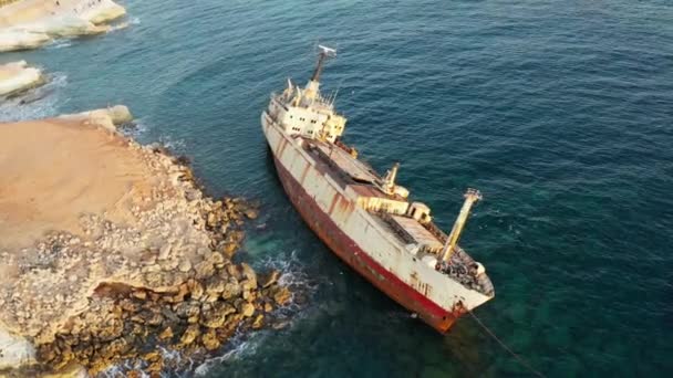 Aerial View Cyprus Old Sunken Ship Which Waves Mediterranean Sea — ストック動画