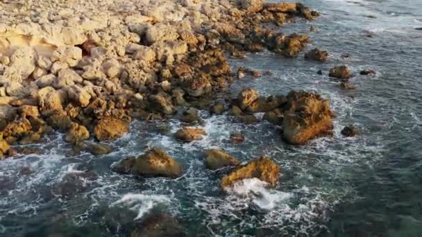 Aerial View Rocks Ocean Sea Which Waves Crash Flying Drone — Vídeos de Stock