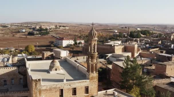 Video Drone Dari Minaret Sebuah Masjid Timur Tengah Kota Dengan — Stok Video