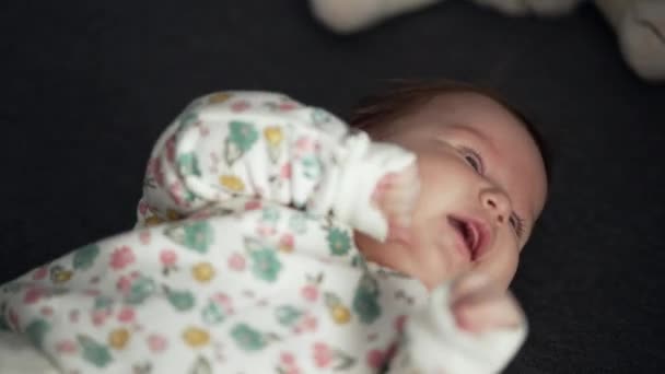 Portrait Crying Newborn Baby European Ethnic Girl Lying Bed Shouting — Stock Video