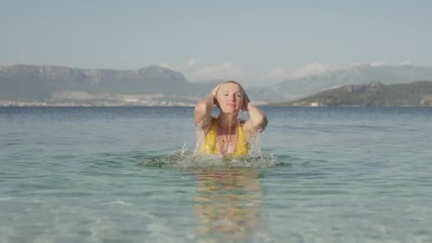 Slow Motion Video Girl Coming Out Ocean Water Swimming Beautiful — Wideo stockowe