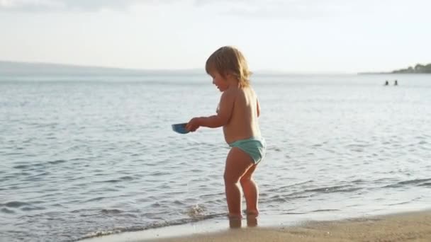 European Little Girl Playing Beach Sea Happy Smiling Child Soaking — Wideo stockowe