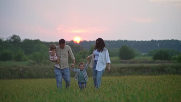 Lifestyle Happy Family Walking Together Holding Hands Happy Smiling Children — 비디오