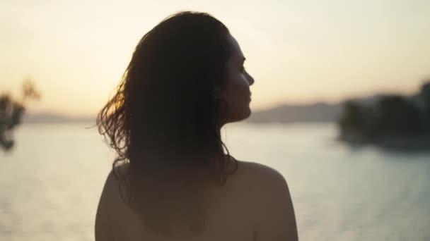 Slow Motion Close Portrait Girl Sunset Sea Woman Straightens Her — Vídeo de Stock