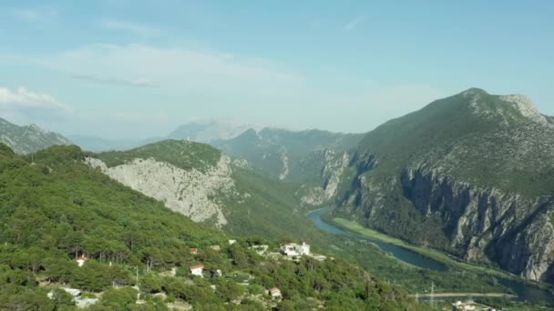 Aerial View Landscape Mountains Croatia River Flows Rocky Mountain Ranges — Vídeo de stock