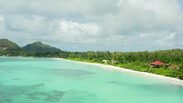Aerial View Seychelles Beautiful Sandy Beach Coast Indian Ocean Mountains — Stock videók