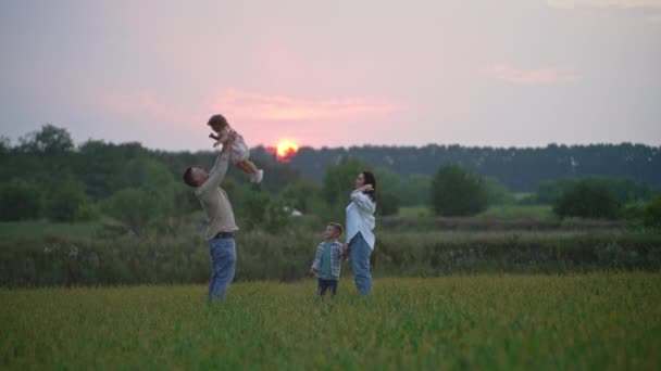 Happy Family Together Dad Throws His Daughter Sky Family Spending — 图库视频影像