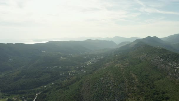 Luftaufnahme Der Berge Von Kroatien Schöne Berglandschaft Mit Bergrücken Und — Stockvideo