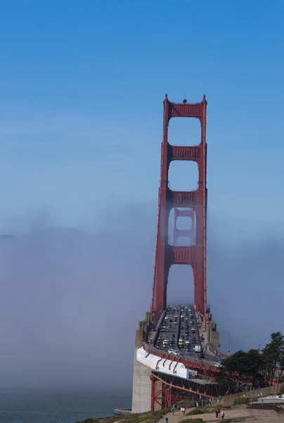 Widok Most Golden Gate Drzewa Cypress Parkingu Battery Godfrey — Zdjęcie stockowe