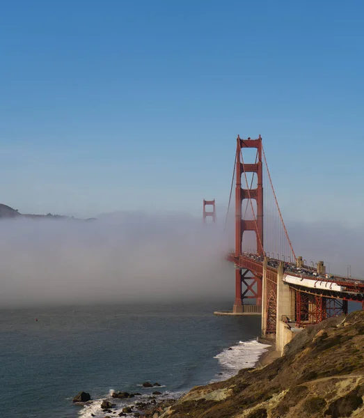 Widok Most Golden Gate Drzewa Cypress Parkingu Battery Godfrey — Zdjęcie stockowe