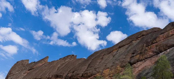 Літній Похід Національний Парк Піннаклів Західне Узбережжя Каліфорнія Сонячна Погода — стокове фото