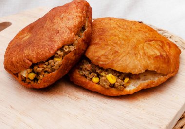 Geleneksel Güney Afrika vetkoek. Kızarmış hamur