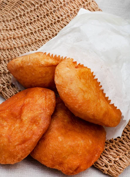 Geleneksel Güney Afrika vetkoek. Kızarmış hamur