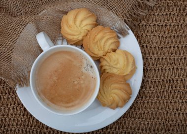 Çiftlik tarzı kahve ve bisküviler. Rahatlatıcı mola