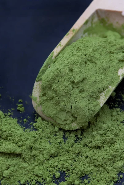 Close Green Matcha Tea Powder Black — Zdjęcie stockowe