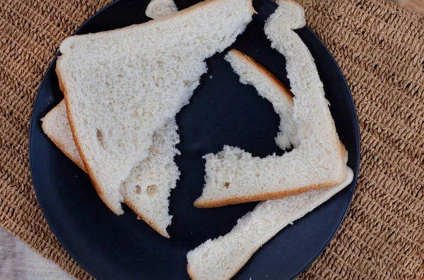 Cortezas Migas Rebanadas Pan Blanco Mientras Avecina Seguridad Alimentaria Escasez —  Fotos de Stock