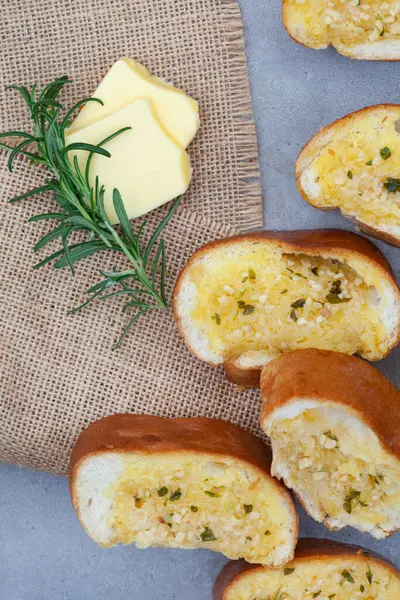 Freshly Baked Garlic Bread Flat Lay Rustic Grey Surface Copy — Photo