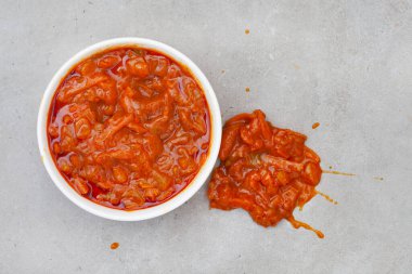 Güney Afrika sebze çeşnisi veya kentten gelen Chakalaka adında bir meze.