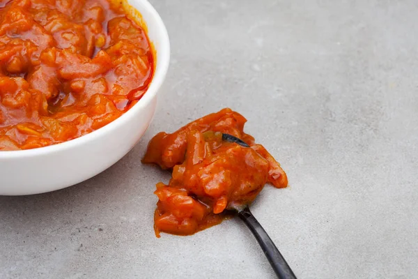 Güney Afrika sebze çeşnisi veya kentten gelen Chakalaka adında bir meze.